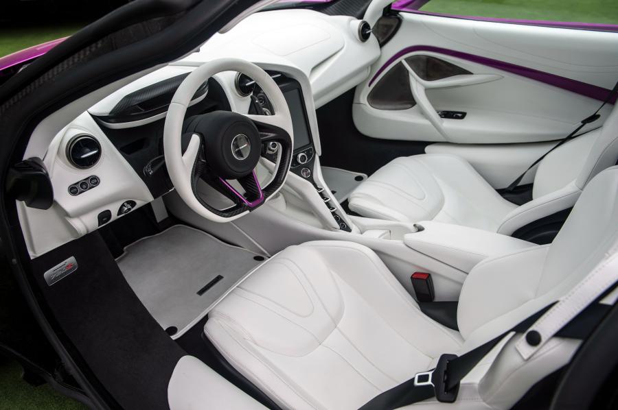 Интерьер McLaren MSO 720S Coupe Fux Fuchsia 2017 года  (фото 12 из 19)